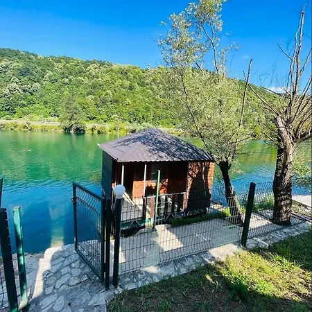 6 New River View شقة *