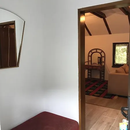 6 New River View Apartment