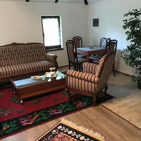 6 New River View Apartment *